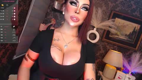 Snapshot of queen_mirahh chatting on 10.12.25 queen mira maria shantal online show from 10.12.25