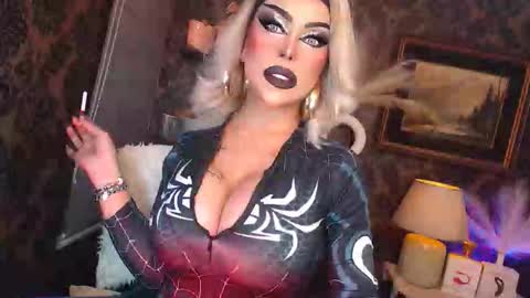 Snapshot of queen_mirahh chatting on 10.14.25 queen mira maria shantal online show from 10.14.25