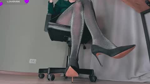 Carly online show from 10.23.25