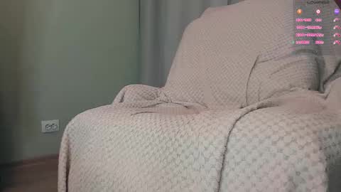 Snapshot of queen_nylon chatting on 02.13.26 Carly online show from 02.13.26