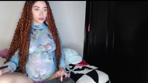 queen_of_m111lk online show from 11.13.25