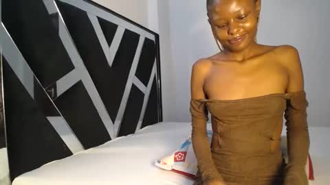 Snapshot of queen_sashavixen chatting on 05.16.26 queen_sashavixen online show from 05.16.26