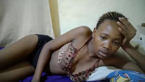 Snapshot of queen_slender chatting on 04.29.26 queen_slender online show from 04.29.26