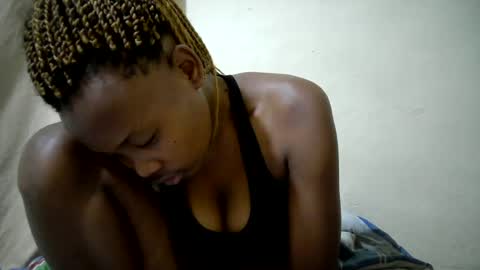 Snapshot of queen_slender chatting on 07.29.26 queen_slender online show from 07.29.26