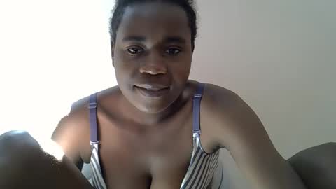 Snapshot of queen_sly chatting on 10.13.25 queen_sly online show from 10.13.25