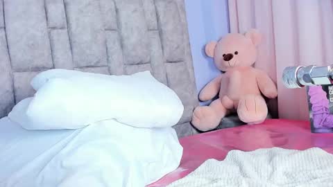 queen_yully online show from 02.27.26