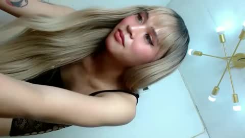 CALL ME YOUR QUEEN AIVY1 online show from 10.23.25