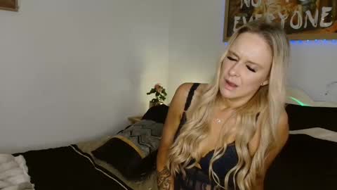 queenb6969694u online show from 03.07.26