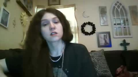 Snapshot of queencrimsonlvx chatting on 05.02.26 queencrimsonlvx online show from 05.02.26