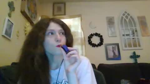 Snapshot of queencrimsonlvx chatting on 05.10.26 queencrimsonlvx online show from 05.10.26