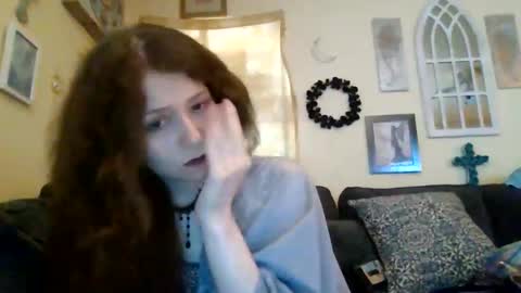 Snapshot of queencrimsonlvx chatting on 06.02.26 queencrimsonlvx online show from 06.02.26