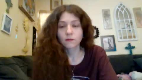 Snapshot of queencrimsonlvx chatting on 06.13.26 queencrimsonlvx online show from 06.13.26