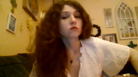 queencrimsonlvx online show from 07.22.26