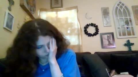 queencrimsonlvx online show from 07.24.26