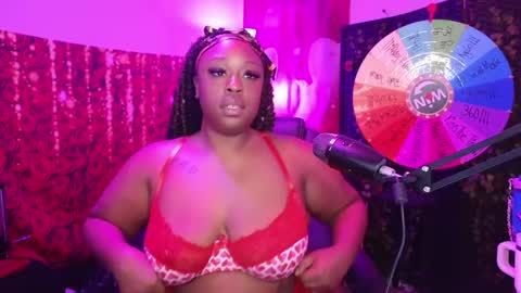 Snapshot of queencroze chatting on 05.25.26 Queen Cherise Roze online show from 05.25.26