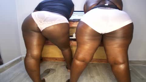 Snapshot of queenkiah chatting on 11.05.25 Nina online show from 11.05.25