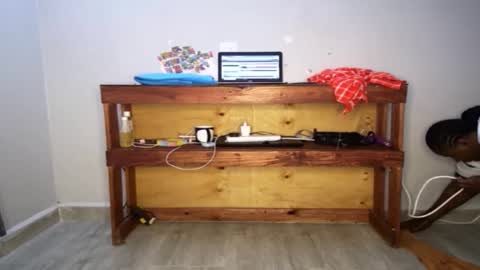 Snapshot of queenkiah chatting on 11.10.25 Nina online show from 11.10.25