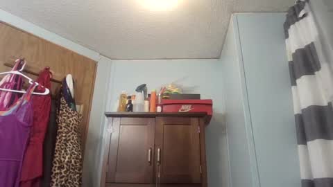 Queen N King Fun Night online show from 03.03.25