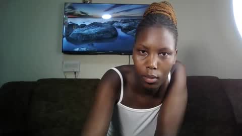 queenluxee online show from 02.22.26