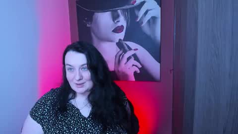 Snapshot of queenofhaze chatting on 12.18.25 you may simply address Me with Your Grace online show from 12.18.25