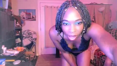 QueenOfHearts online show from 01.29.25