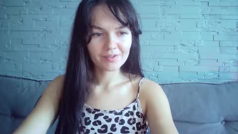 Snapshot of queenofmodels chatting on 11.06.25 QueenOfModels online show from 11.06.25