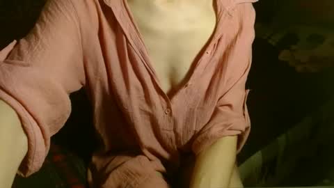 queenoftenderness online show from 03.09.25