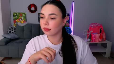 Snapshot of queenofthesense chatting on 12.20.25 Patricia online show from 12.20.25