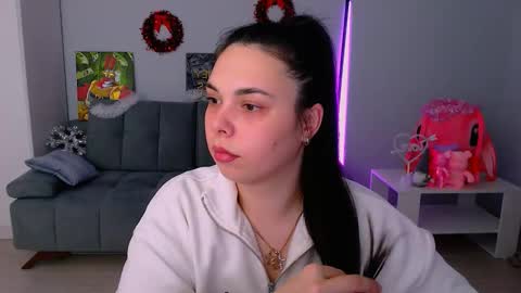 Snapshot of queenofthesense chatting on 01.08.26 Patricia online show from 01.08.26