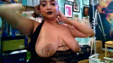 Snapshot of queensquirtntwerk chatting on 02.03.26 Queen Hilarity online show from 02.03.26