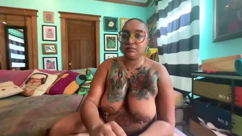 Queen Hilarity online show from 03.28.26