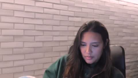 Snapshot of queenv66 chatting on 12.27.24 Val - online show from 12.27.24