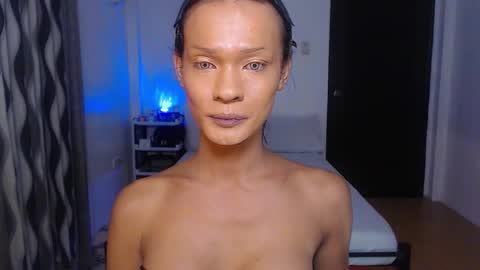 ValentinaMoone online show from 11.24.25