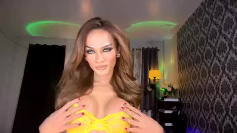 Snapshot of queenvalentinats chatting on 07.02.26 ValentinaMoone online show from 07.02.26