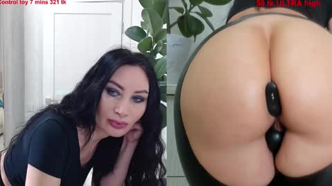 Snapshot of queenviktoria chatting on 03.05.25 Viktoria online show from 03.05.25