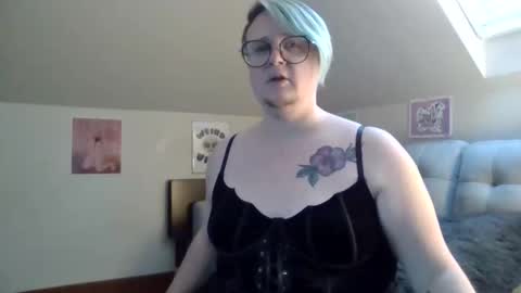 queerlyjaz online show from 11.28.25