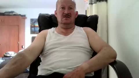 Snapshot of querubinrebelde chatting on 05.10.26 Don Ramon online show from 05.10.26