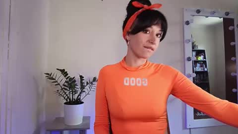 quiet_smile online show from 09.11.25