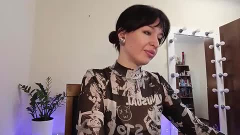 quiet_smile online show from 10.12.25