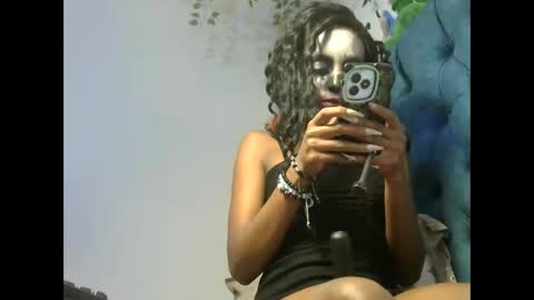 Snapshot of quin_z chatting on 11.01.25 quin_z online show from 11.01.25