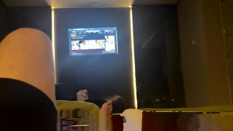 Snapshot of r0m3o_g chatting on 11.23.25 r0m3o_g online show from 11.23.25