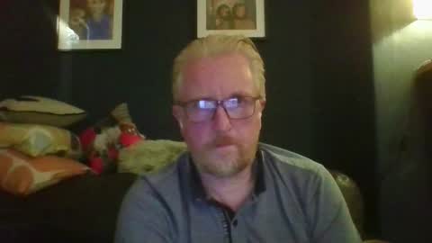 Snapshot of r_o_h_a_n chatting on 10.01.25 r_o_h_a_n online show from 10.01.25