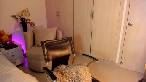 natalia  -  online show from 10.10.25