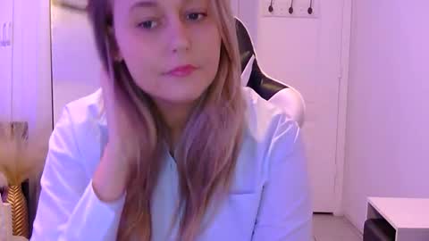 rachaelrose30 online show from 12.19.25