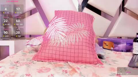 Snapshot of racheellgrayx chatting on 06.19.26 Rachell Gray online show from 06.19.26