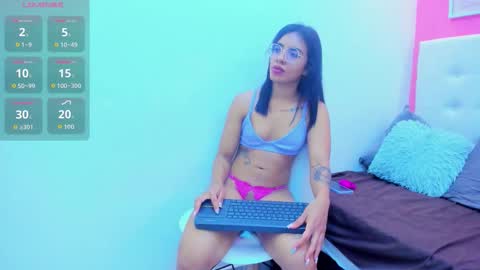 Rachel Donnelly online show from 09.15.25