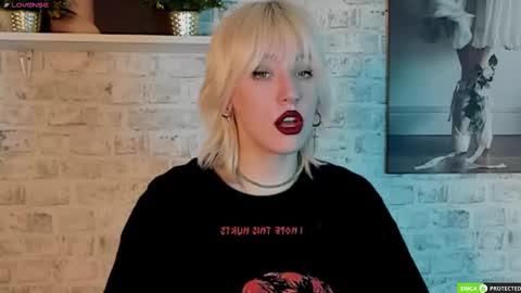 Snapshot of rachelcart chatting on 02.11.25 RachelCart online show from 02.11.25