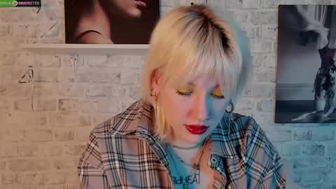 Snapshot of rachelcart chatting on 02.24.25 RachelCart online show from 02.24.25