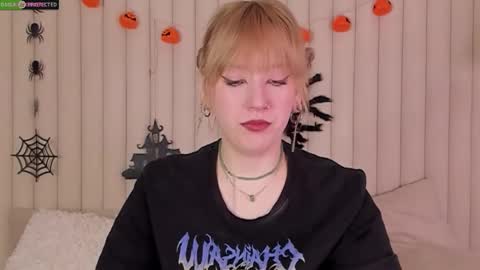 Snapshot of rachelcart chatting on 10.14.25 RachelCart online show from 10.14.25