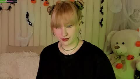 Snapshot of rachelcart chatting on 10.15.25 RachelCart online show from 10.15.25